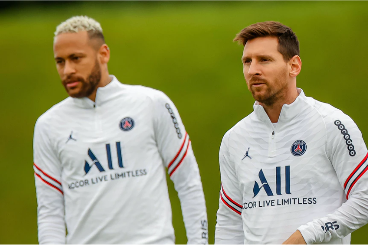 PSG relaciona Messi e Neymar para estreia na Liga dos Campees
